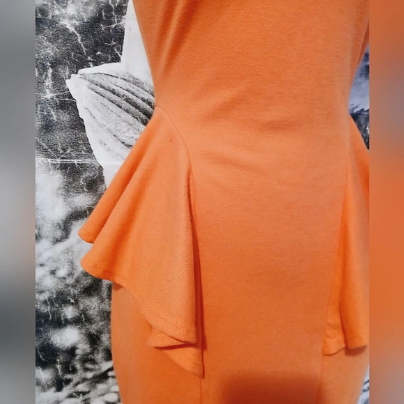 💚5/$25 Soprano Peach Lace Trim Bodycon Ruffled Peplum Dress Size XS - Picture 3 of 7